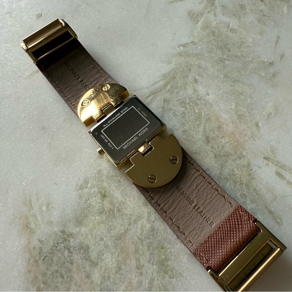 Michael Kors Gold and Brown Men's Watch - Picture 6 of 10